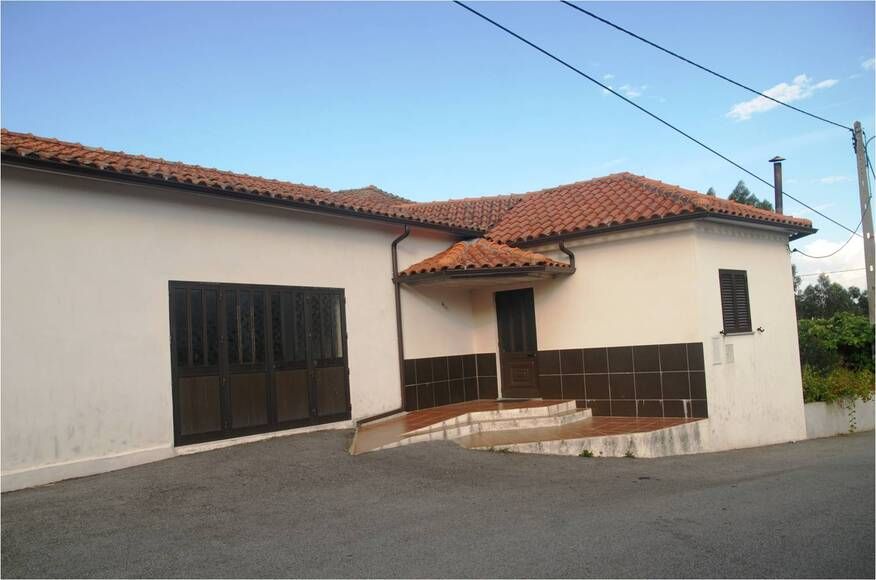 Associação das Pousadas-construção de novo telhado