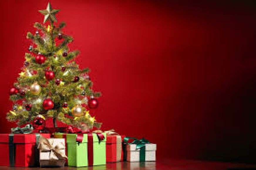 Oferta de prendas ás crianças da Escola Primária e Jardins de Infância